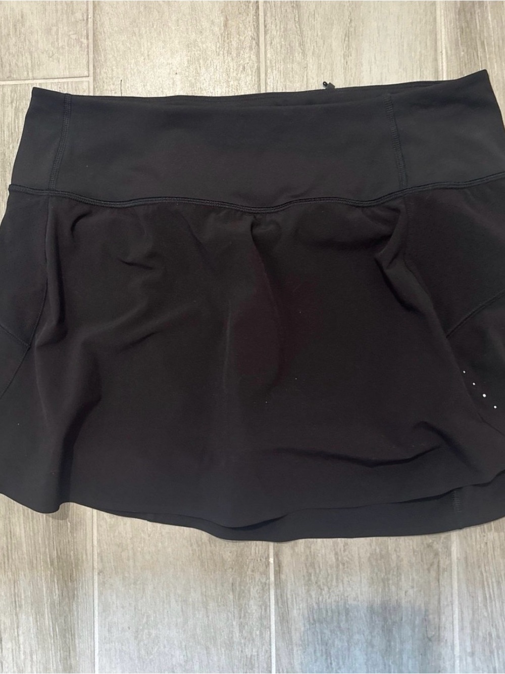 Athleta Run With It 14” Medium Black Skort